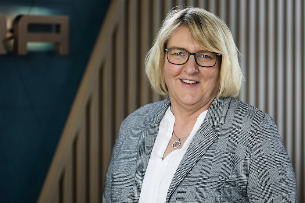  Jut­ta Leut­be­cher